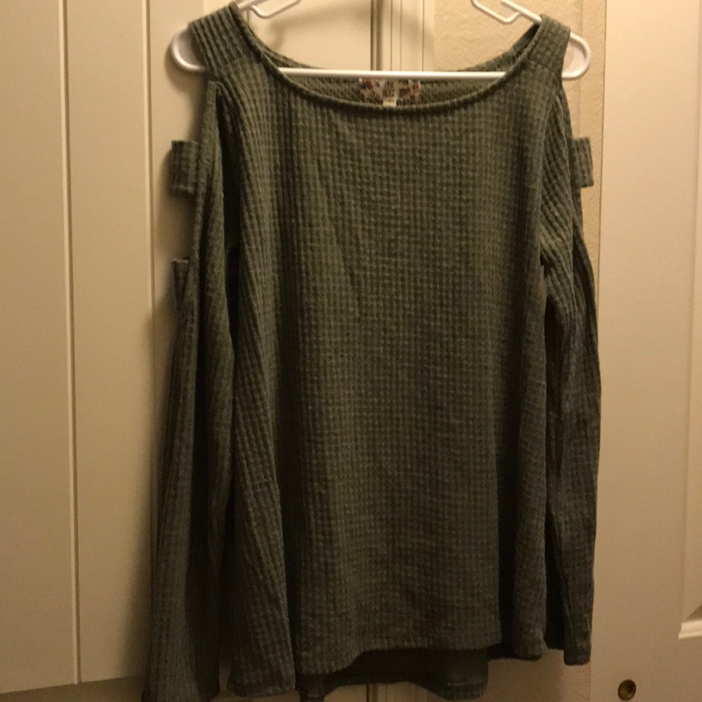 Pink Rose Green top w/ cut outs